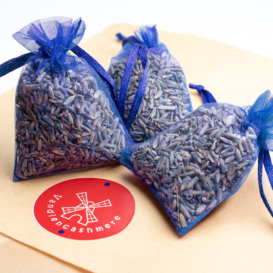 Lavender scented sachets, royal blue 10 x 3 grams. NOW €3.50 DISCOUNT at checkout!!